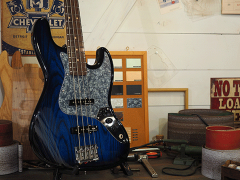 オーダーメイドギター・ベースとギター修理のCOMBAT GUITARS